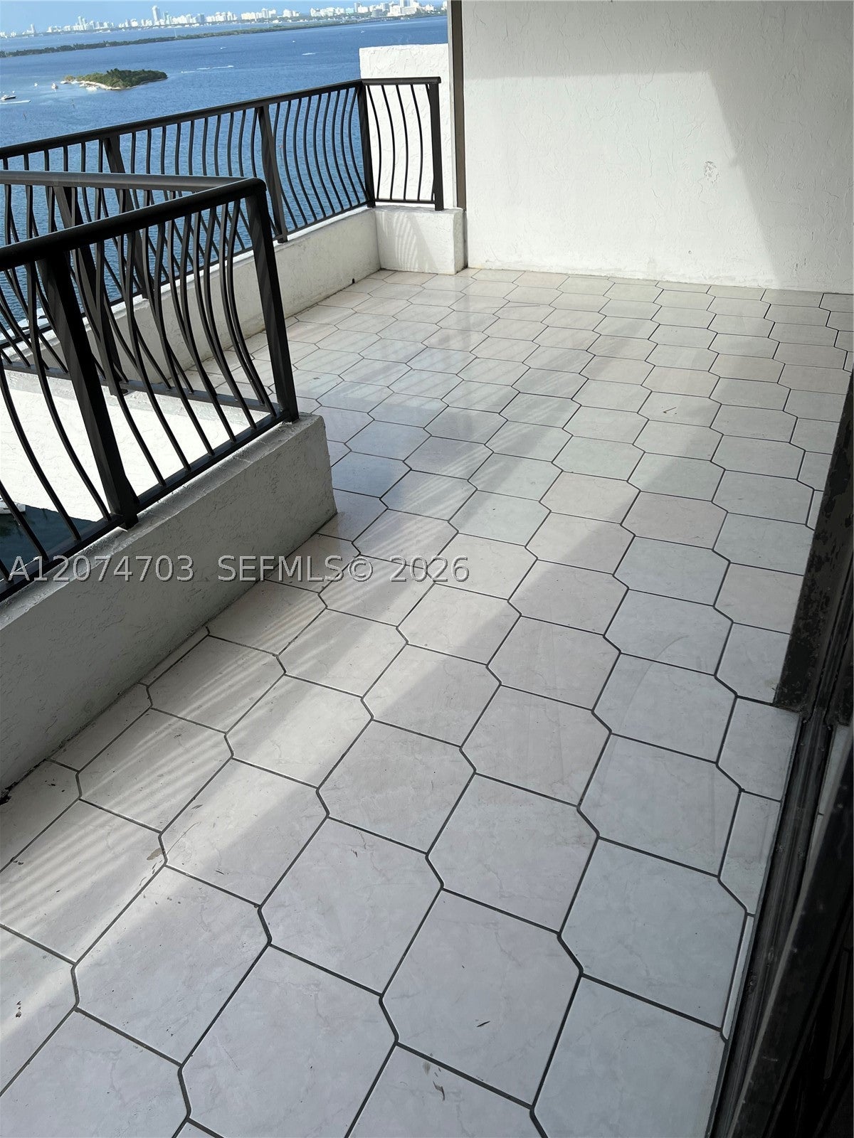 555 NE 15th St 24E