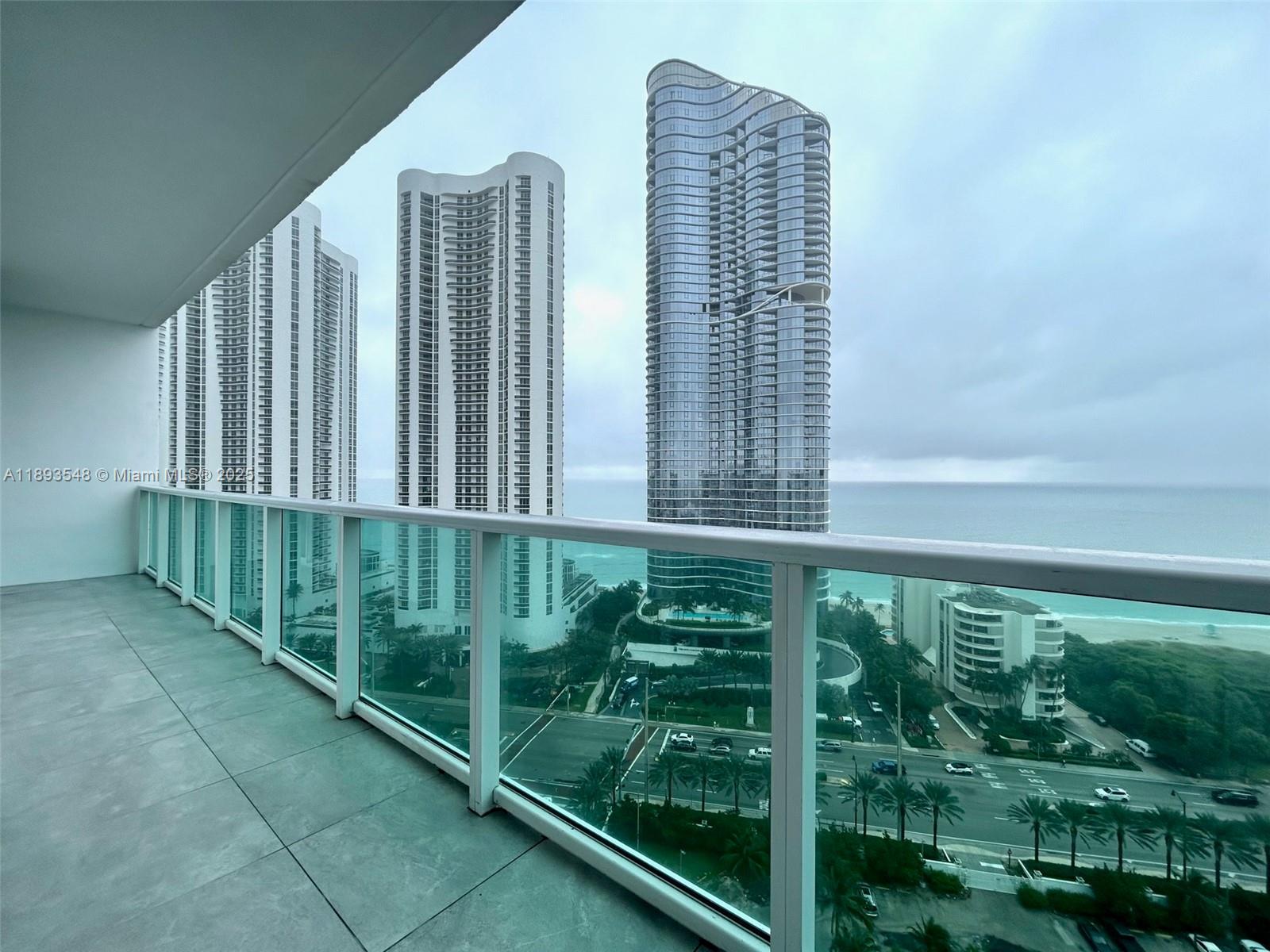 100 Bayview Dr PH08