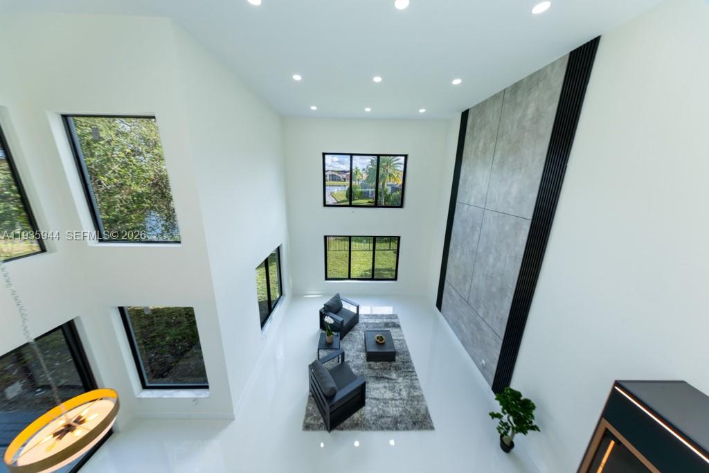 SUNSET LAKES PLAT THREE - Residential