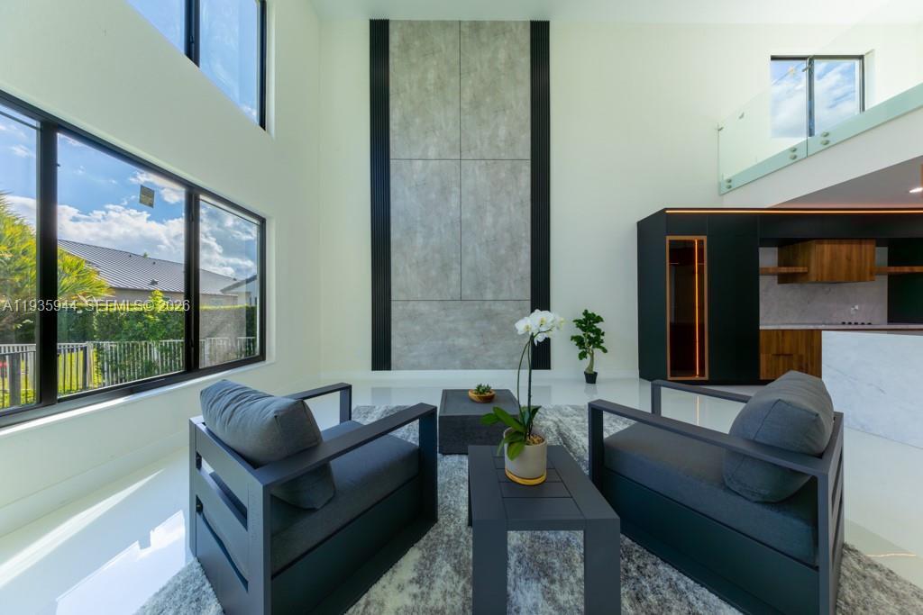 SUNSET LAKES PLAT THREE - Residential