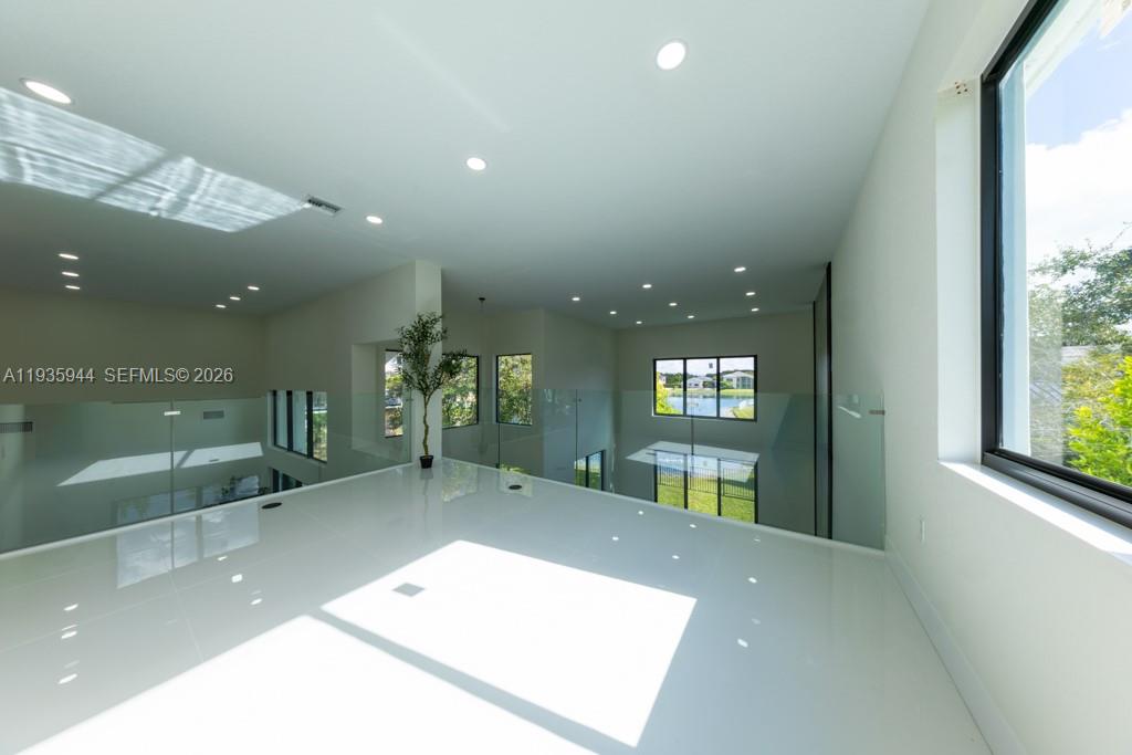 SUNSET LAKES PLAT THREE - Residential