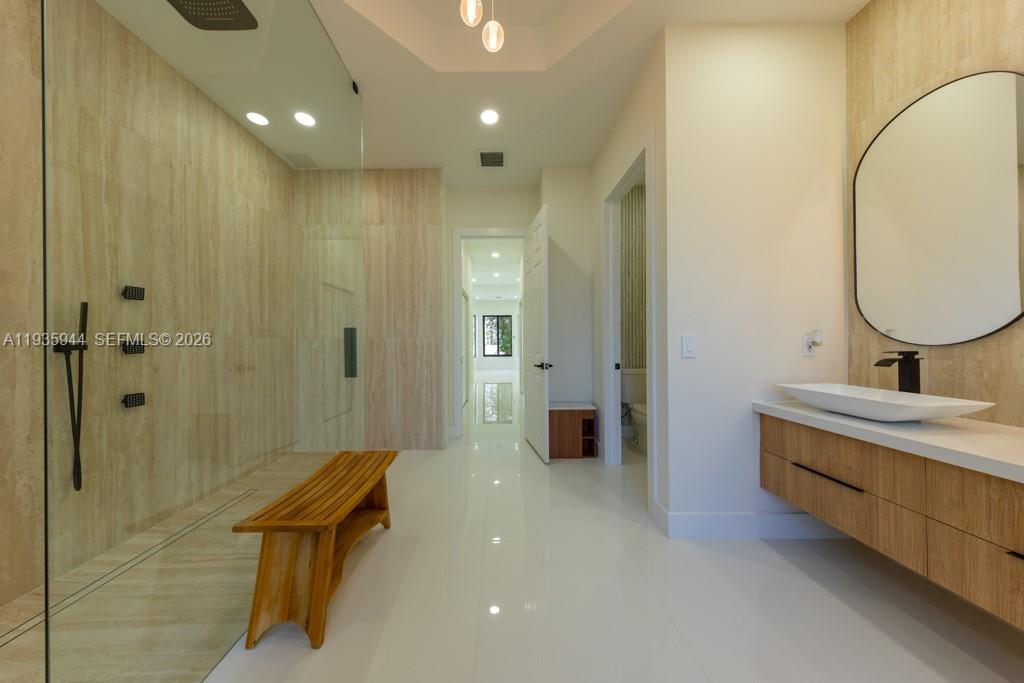 SUNSET LAKES PLAT THREE - Residential