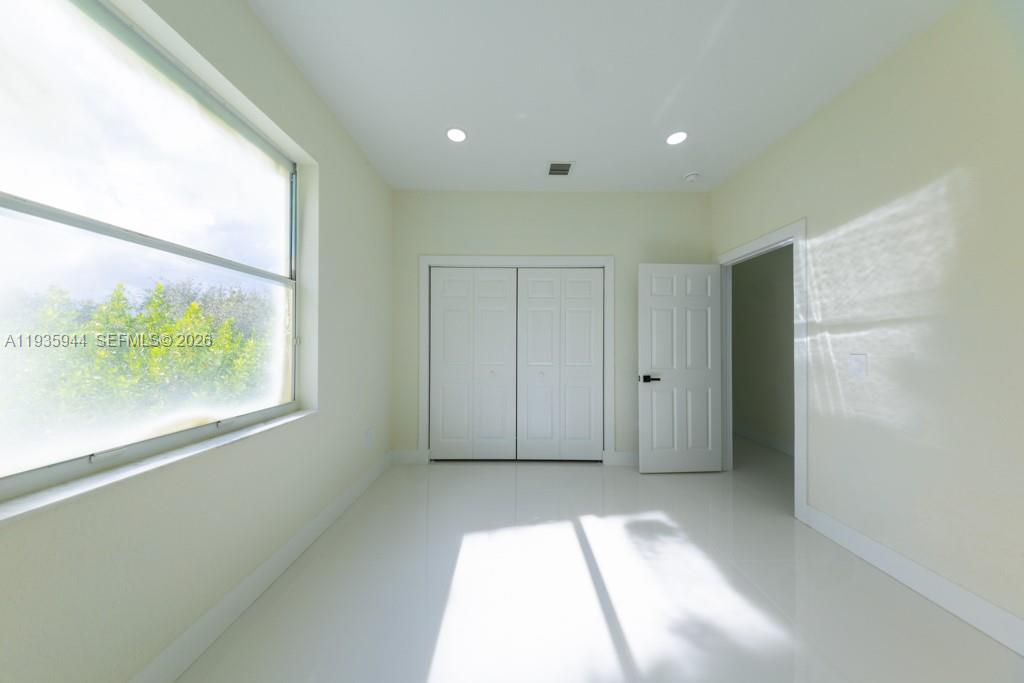 SUNSET LAKES PLAT THREE - Residential