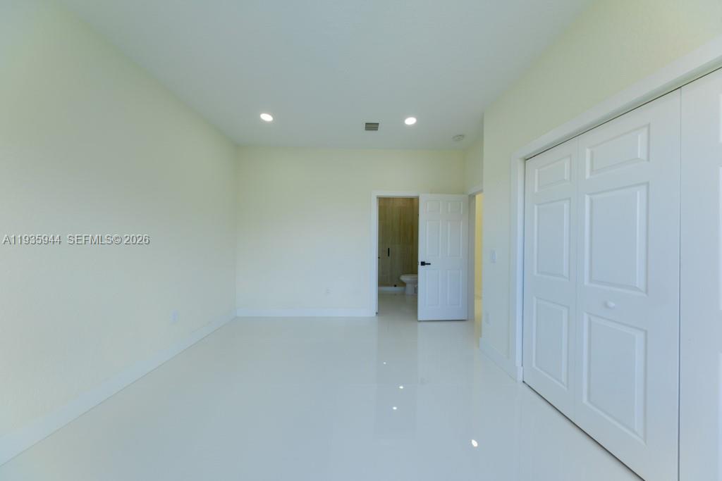 SUNSET LAKES PLAT THREE - Residential