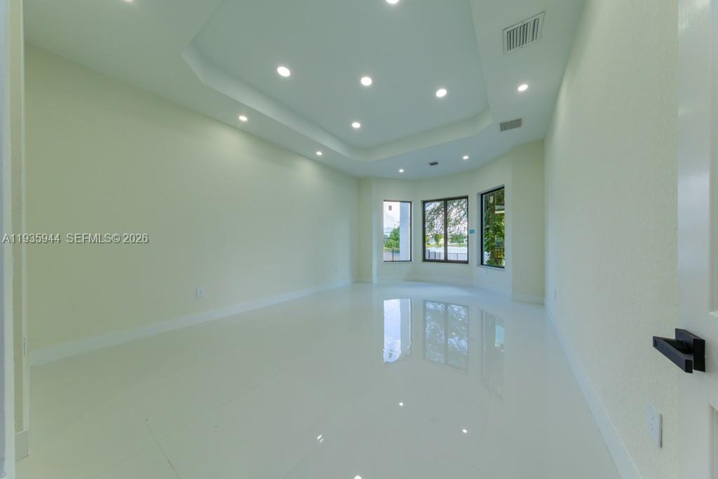 SUNSET LAKES PLAT THREE - Residential