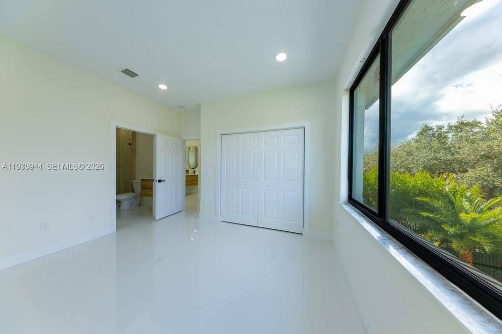 SUNSET LAKES PLAT THREE - Residential