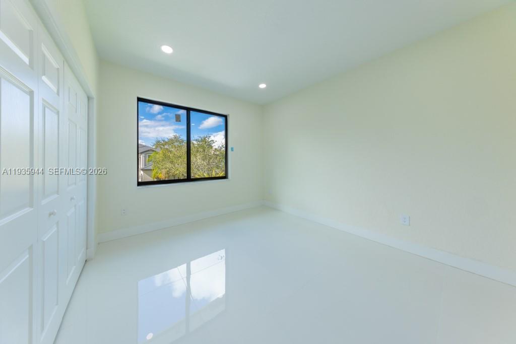 SUNSET LAKES PLAT THREE - Residential