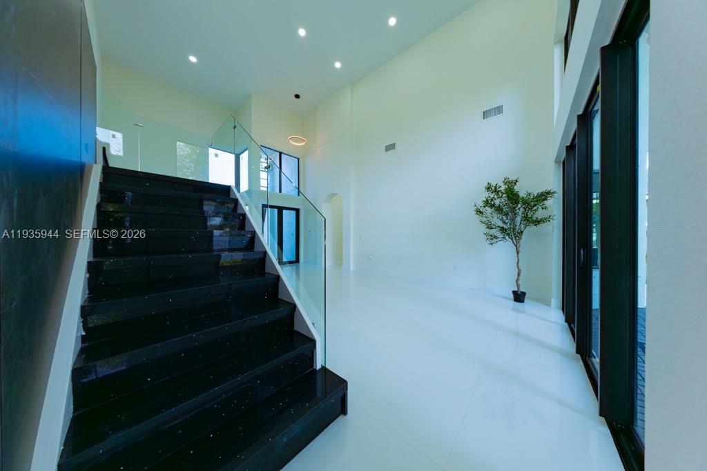 SUNSET LAKES PLAT THREE - Residential