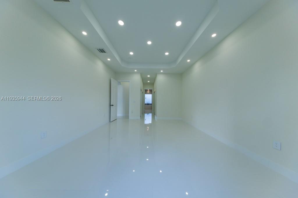 SUNSET LAKES PLAT THREE - Residential