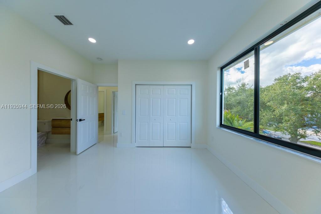 SUNSET LAKES PLAT THREE - Residential