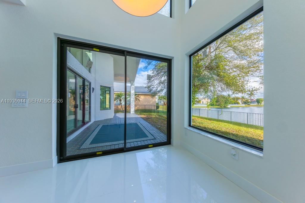 SUNSET LAKES PLAT THREE - Residential