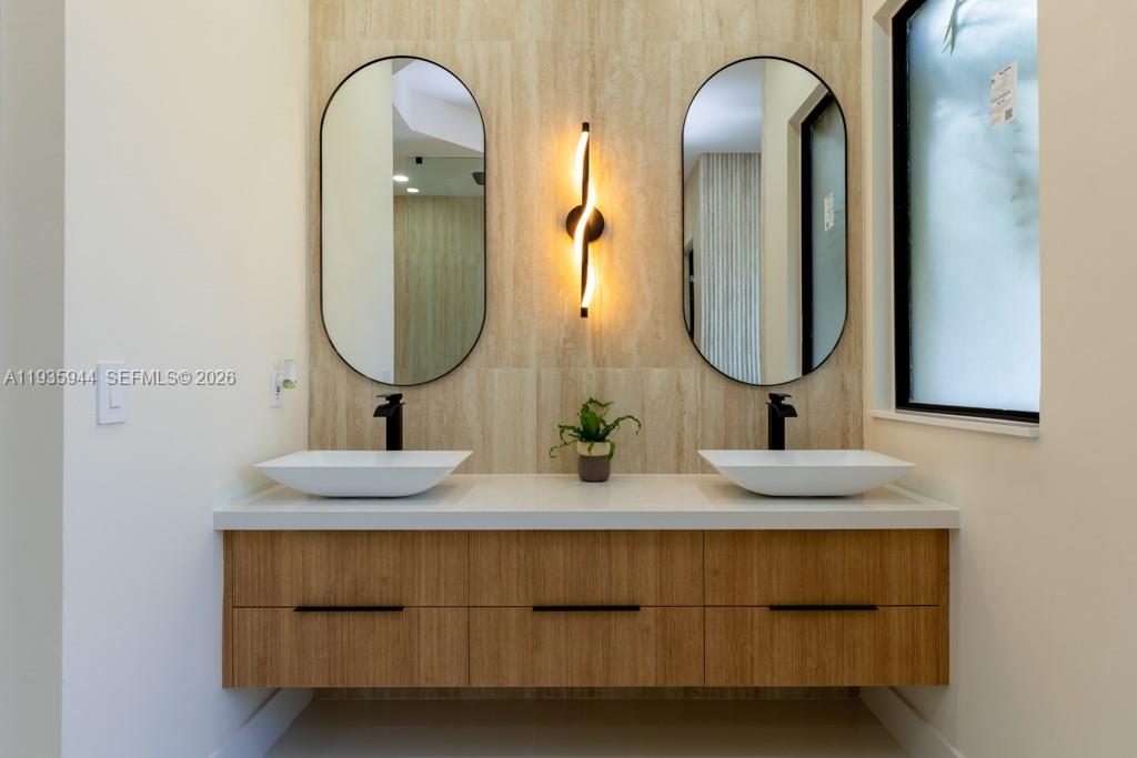 SUNSET LAKES PLAT THREE - Residential