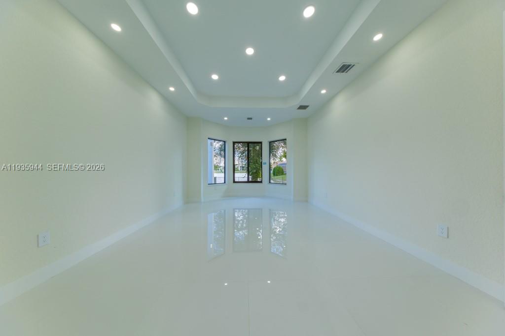 SUNSET LAKES PLAT THREE - Residential