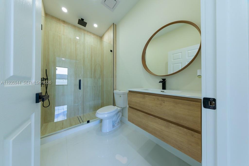 SUNSET LAKES PLAT THREE - Residential