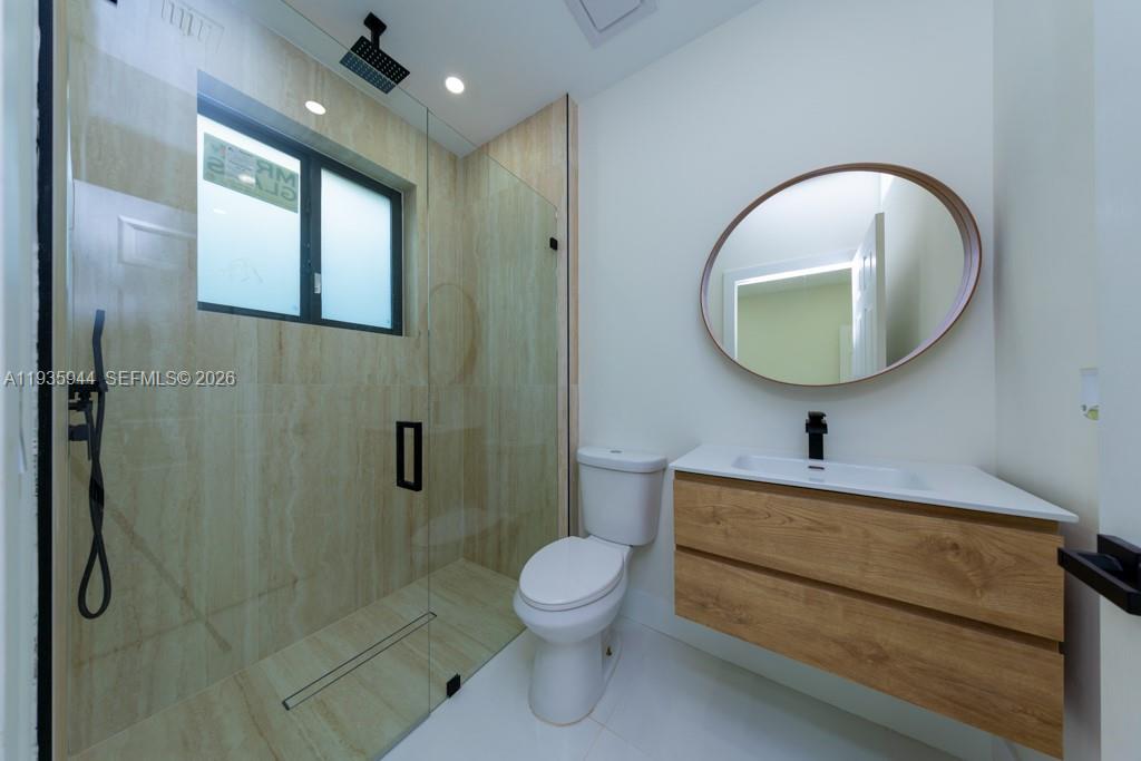 SUNSET LAKES PLAT THREE - Residential