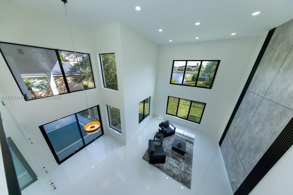 SUNSET LAKES PLAT THREE - Residential