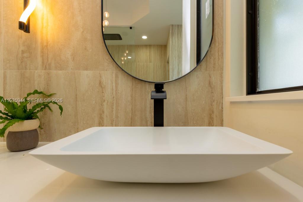 SUNSET LAKES PLAT THREE - Residential