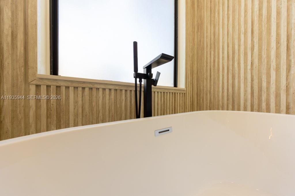 SUNSET LAKES PLAT THREE - Residential