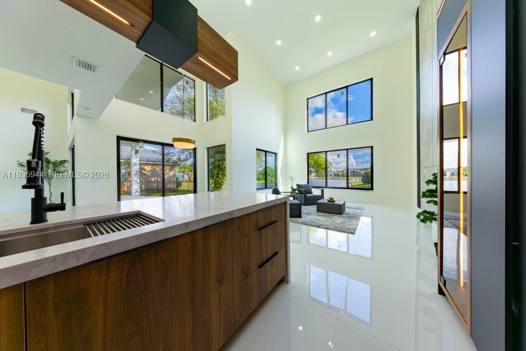 SUNSET LAKES PLAT THREE - Residential