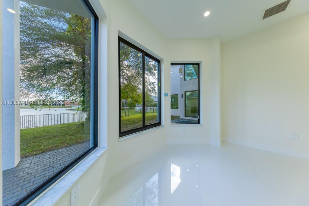 SUNSET LAKES PLAT THREE - Residential