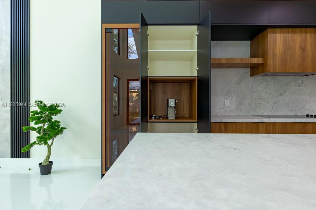 SUNSET LAKES PLAT THREE - Residential