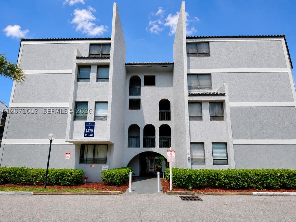 Photo of 1820 N Congress Ave #305, West Palm Beach, FL 33401 (MLS # A12071013)
