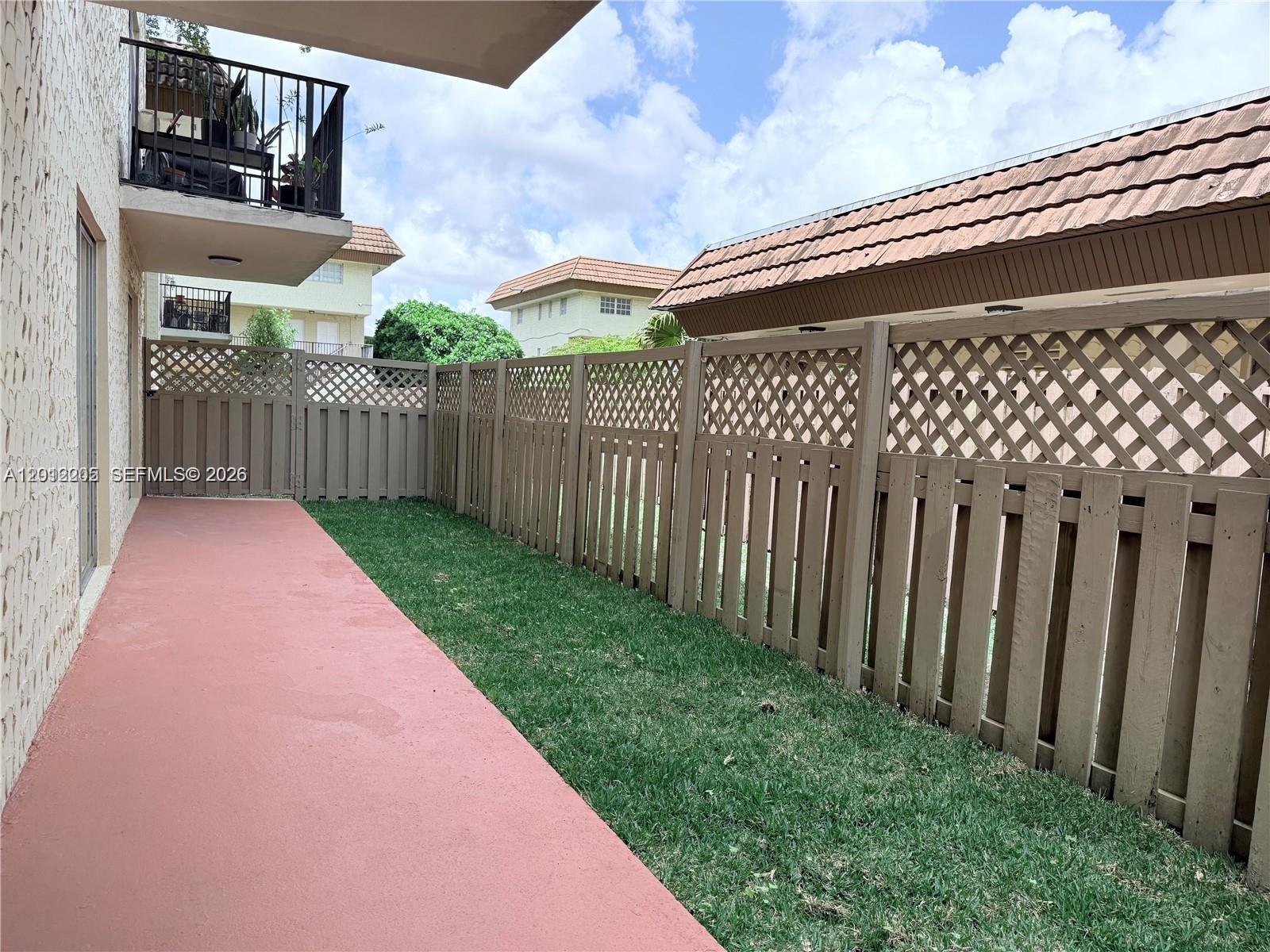 COURTYARDS AT KENDALL CON - Residential
