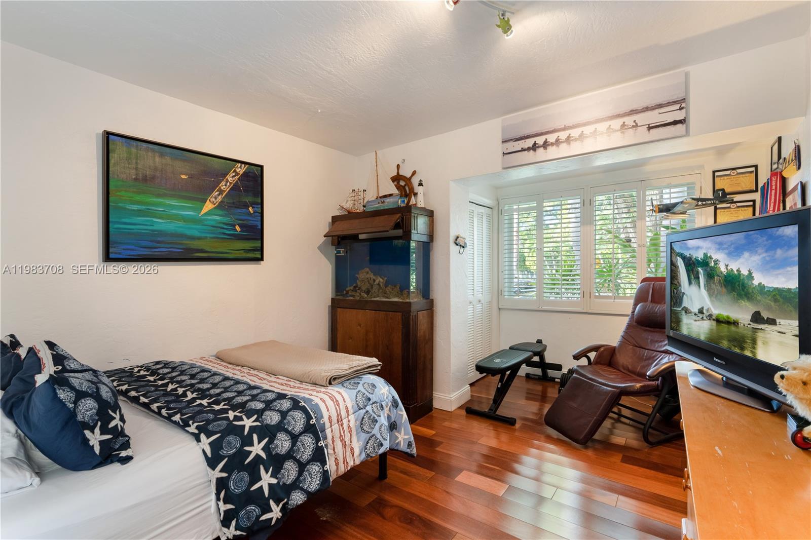 TROPICAL ISLE HOMES SUB 4 - Residential