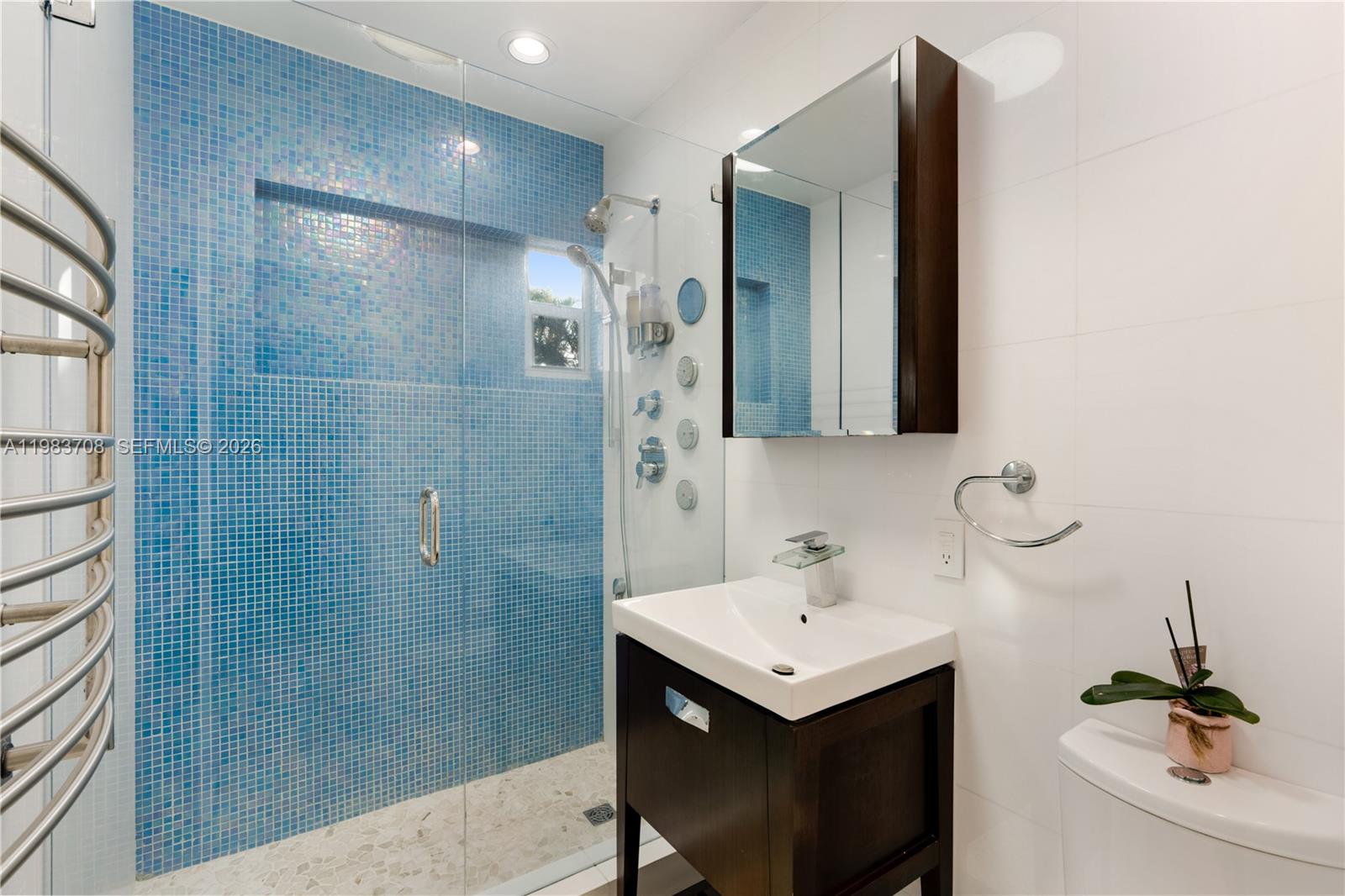 TROPICAL ISLE HOMES SUB 4 - Residential