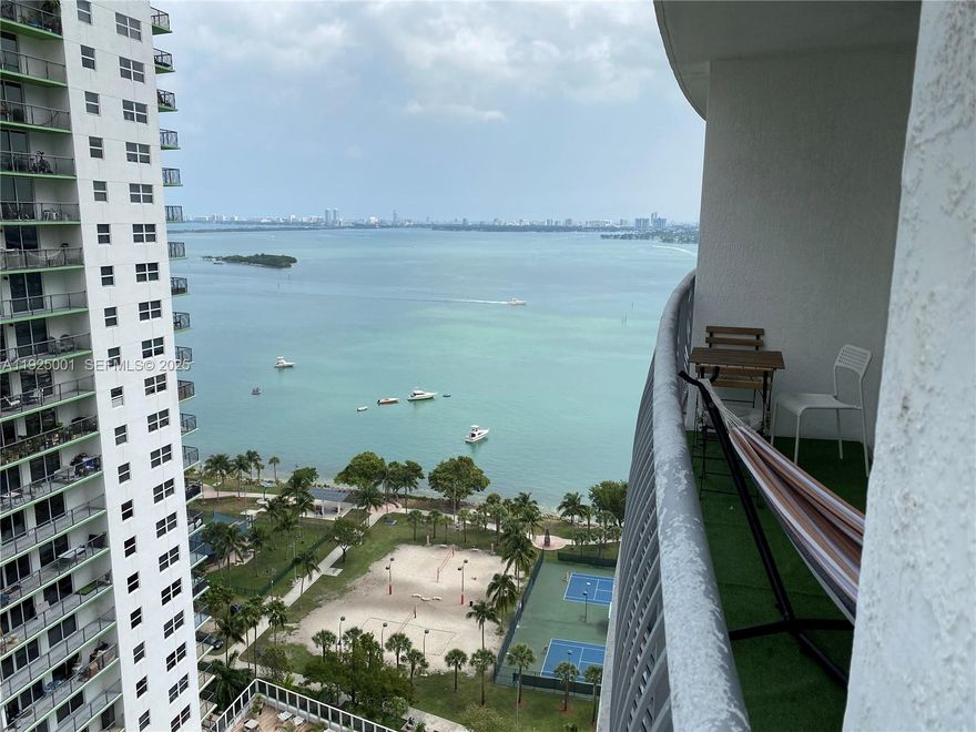Excellent Location !!! Comfortable 1Bed/1Bath , Washer & Dryer included , New Refrigerator ,New Stove & New Shower , Completely Painted , Minutes from Miami Airport , Miami Beach, Brickell, Design District & Wynwood, showing request 24-48 hours prior/ Please see broker remarks /
