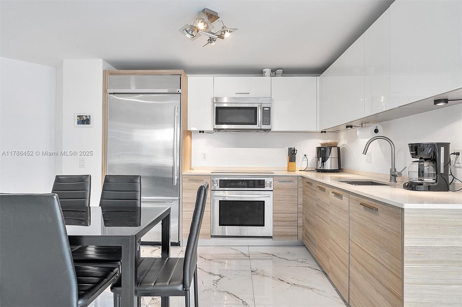 BRICKELLHOUSE CONDO - Residential
