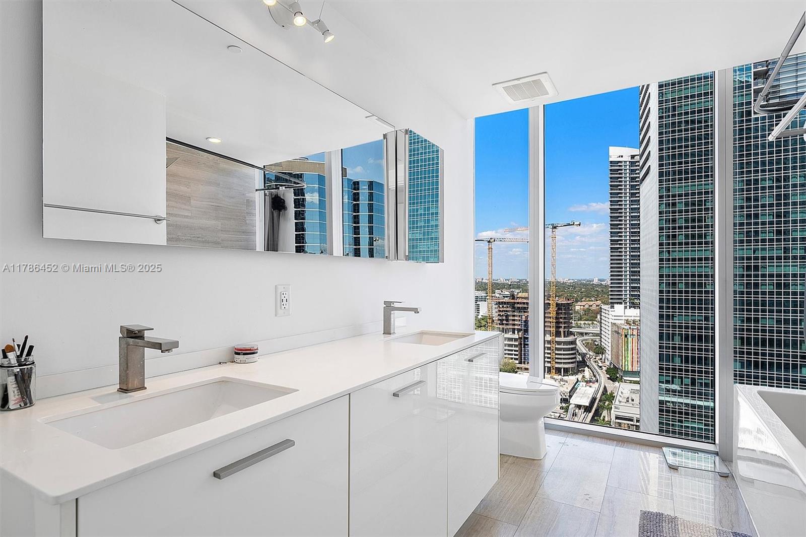 BRICKELLHOUSE CONDO - Residential