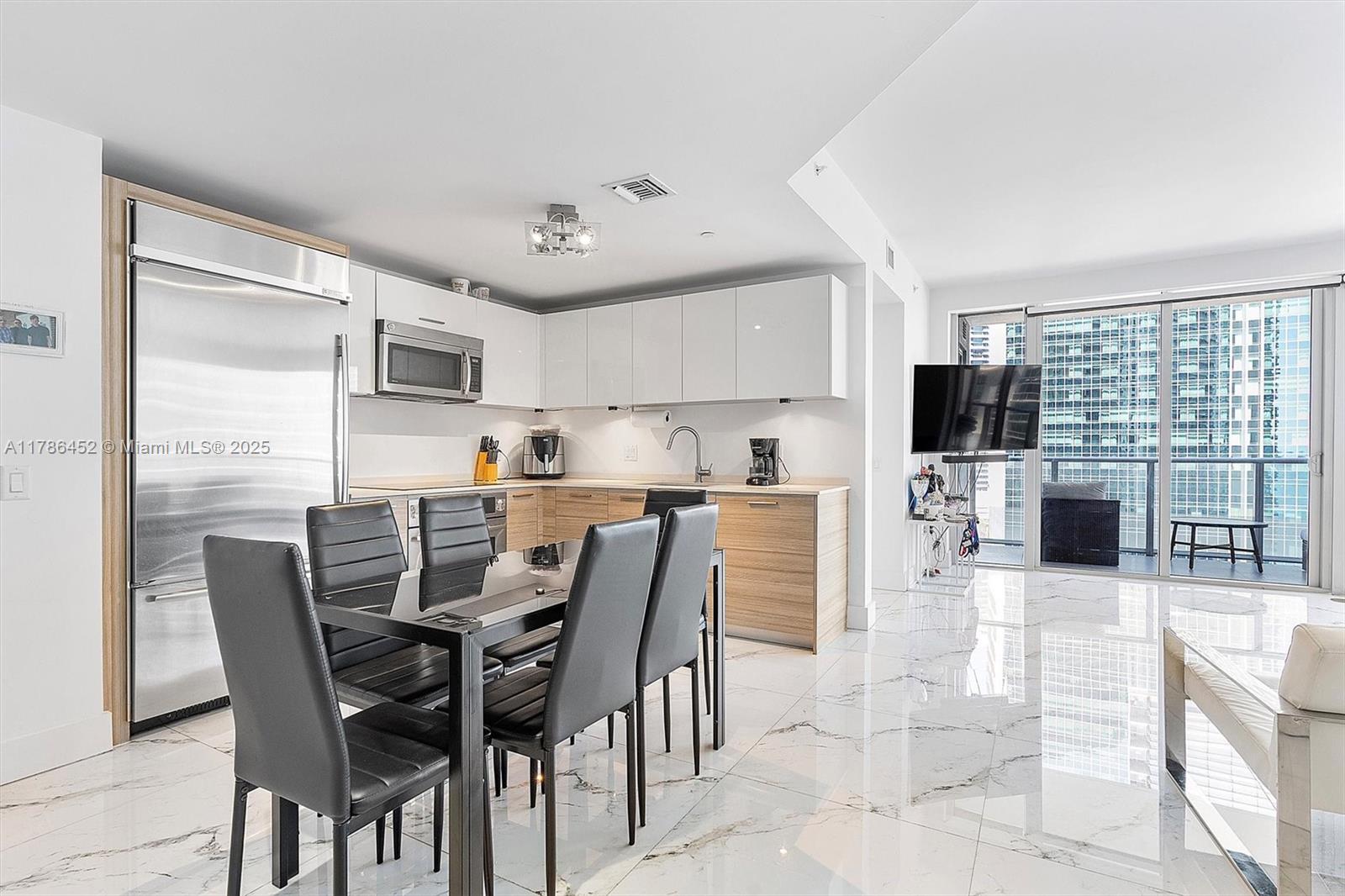 1300 Brickell Bay Dr 2402