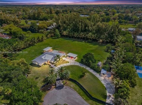 6920 SW 182nd Way - Southwest Ranches FL 33331