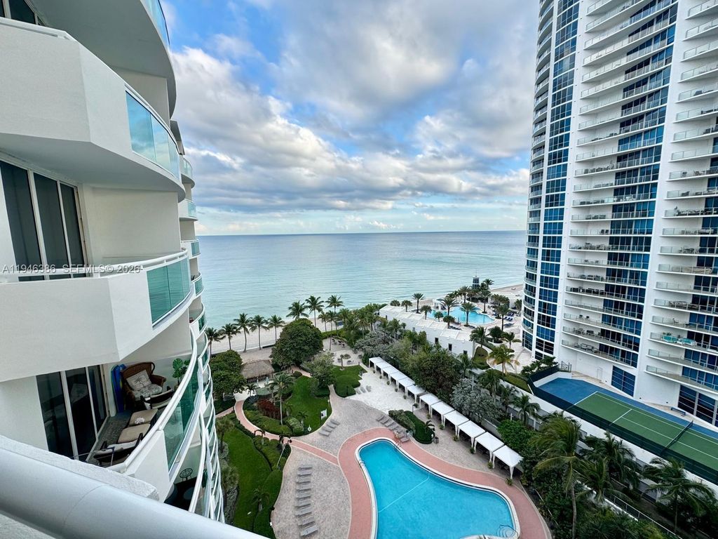 Photo of 3001 S Ocean Dr #1421, Hollywood, FL 33019 (MLS # A11946386)