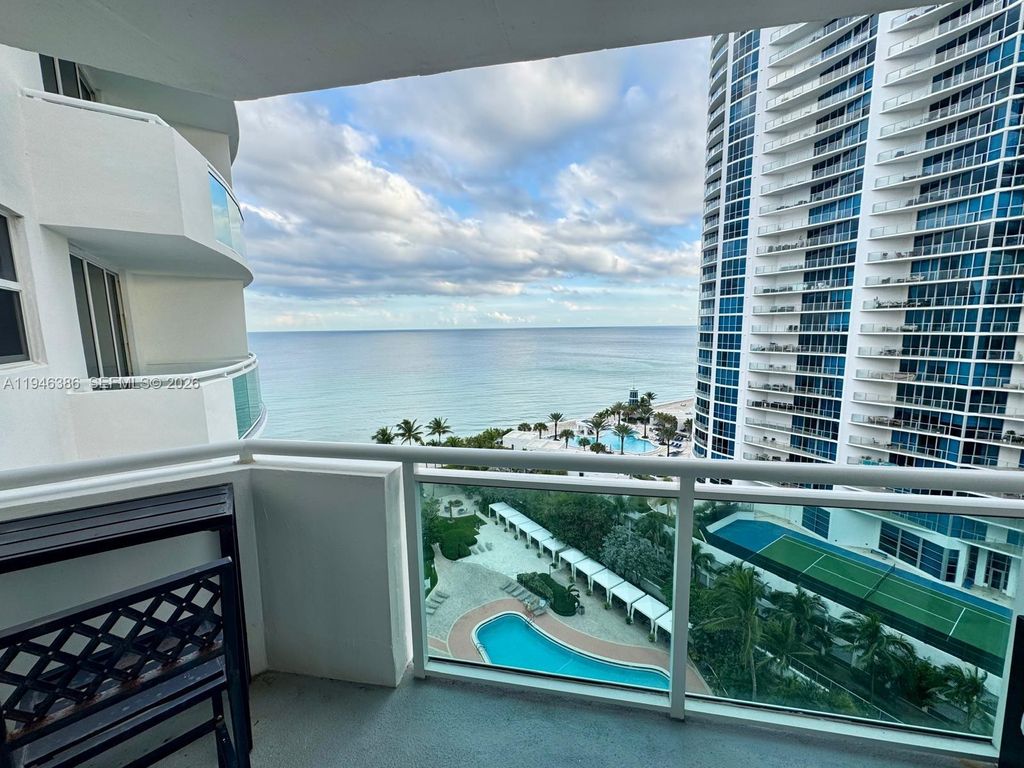 Photo of 3001 S Ocean Dr #1421, Hollywood, FL 33019 (MLS # A11946386)