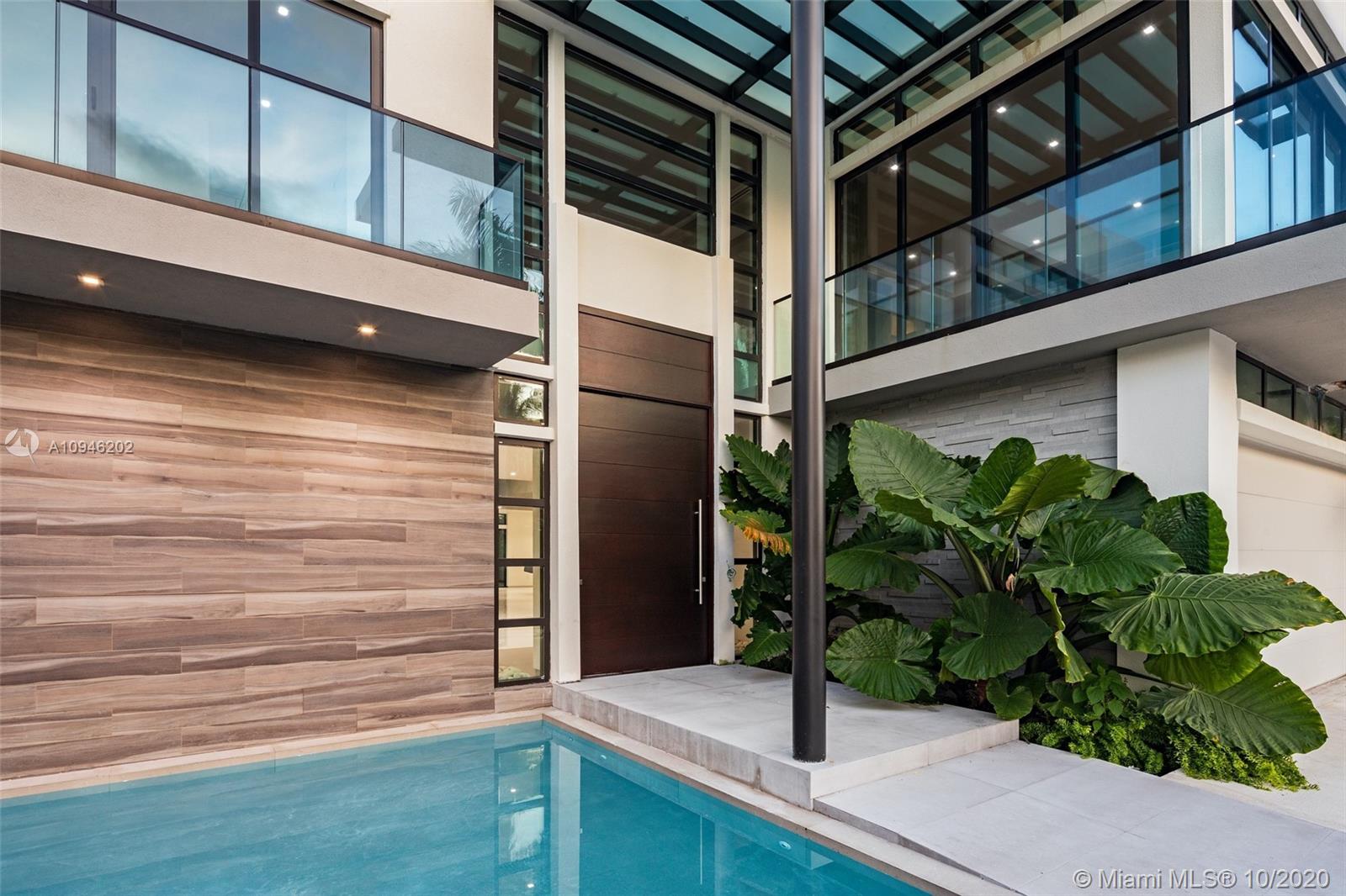 GOLDEN BEACH SEC E - Residential