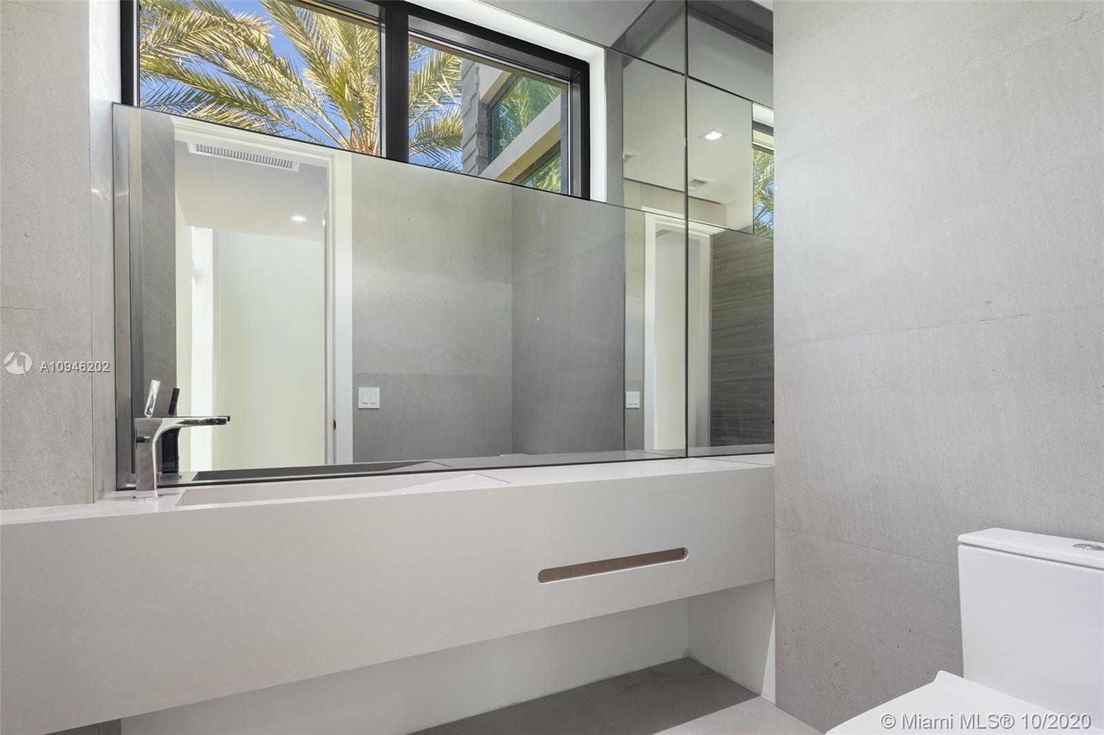 GOLDEN BEACH SEC E - Residential