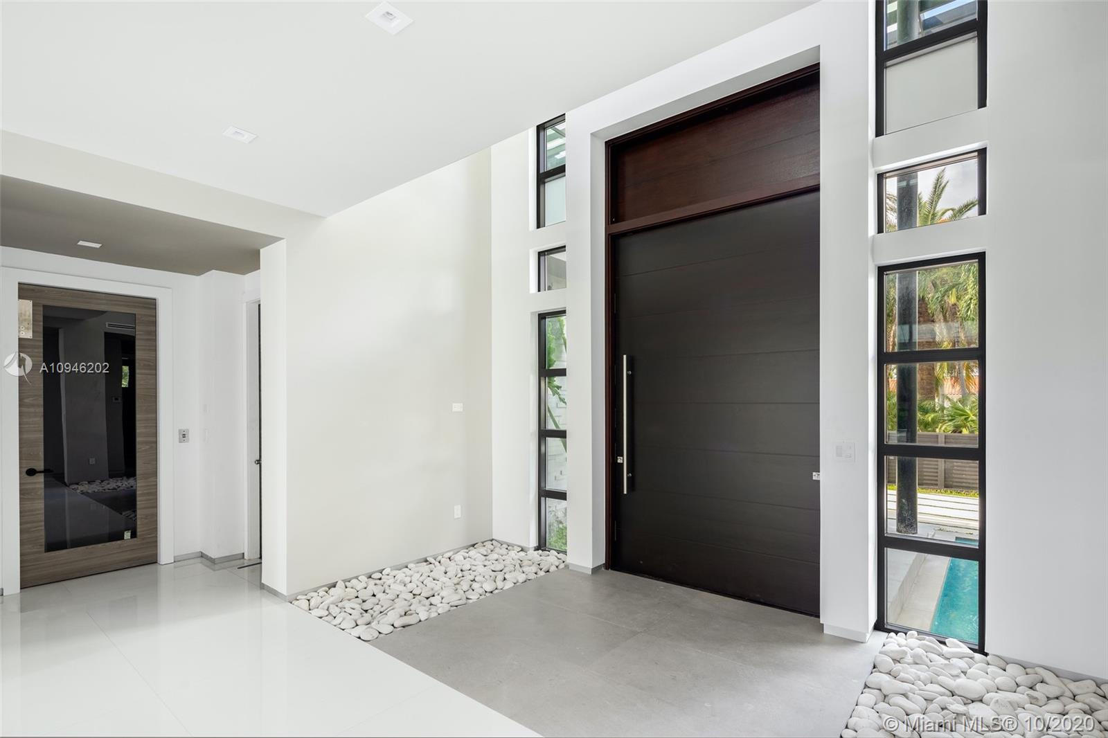 GOLDEN BEACH SEC E - Residential