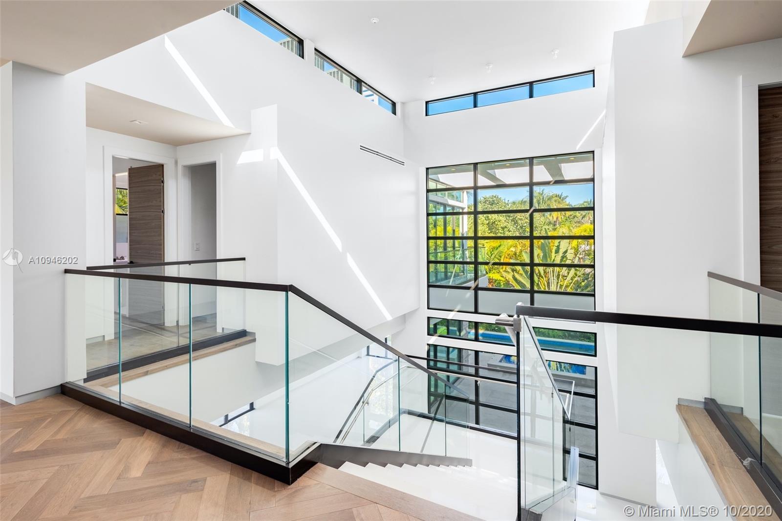 GOLDEN BEACH SEC E - Residential