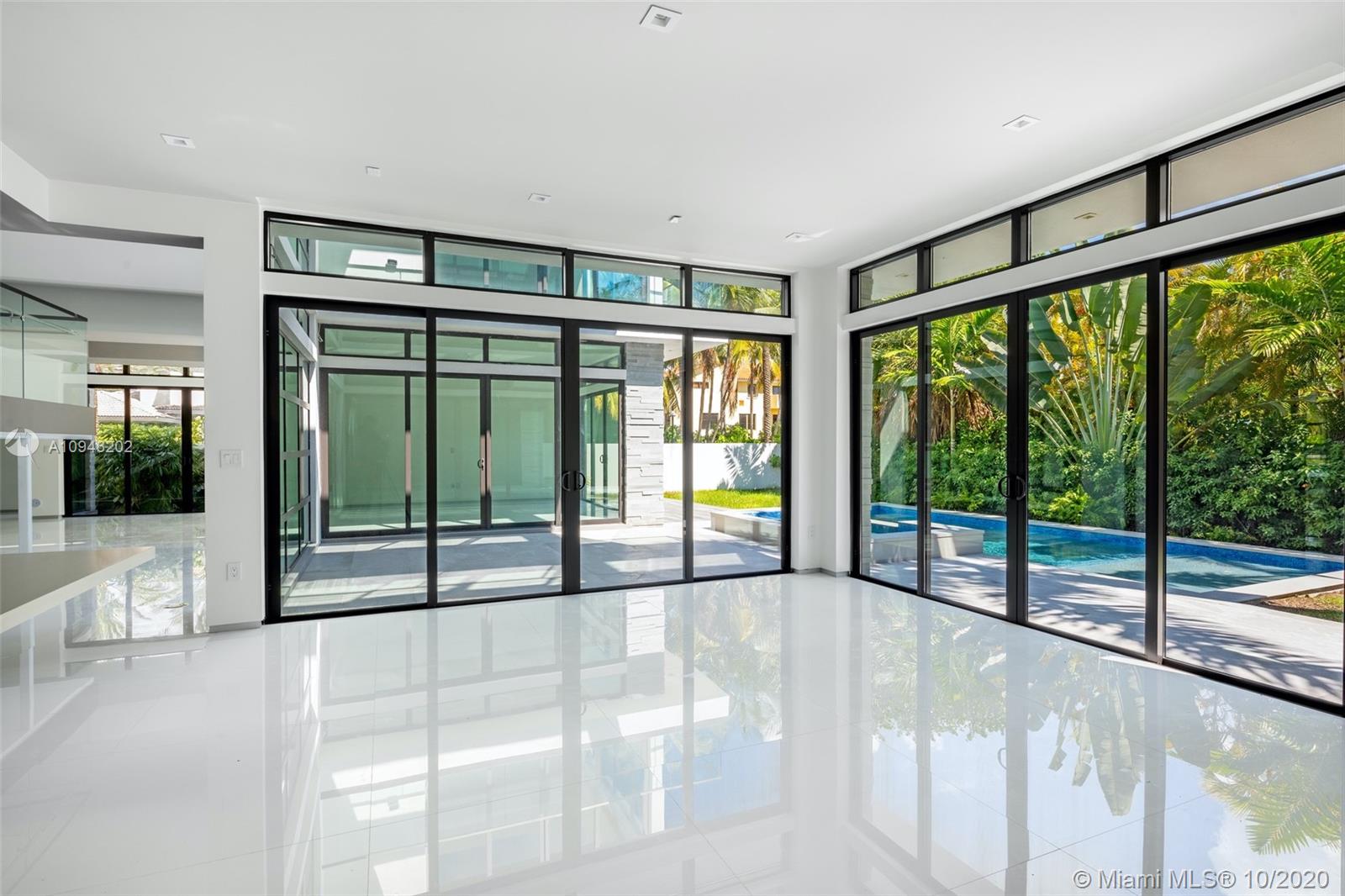 GOLDEN BEACH SEC E - Residential