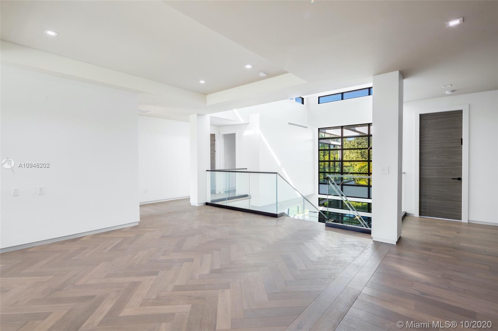 GOLDEN BEACH SEC E - Residential