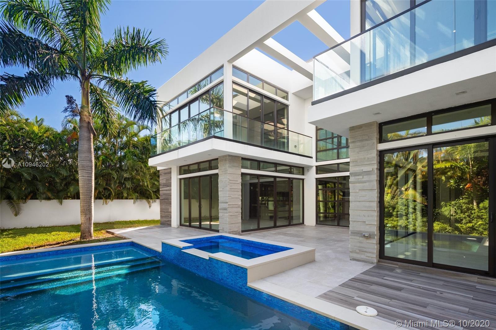 GOLDEN BEACH SEC E - Residential