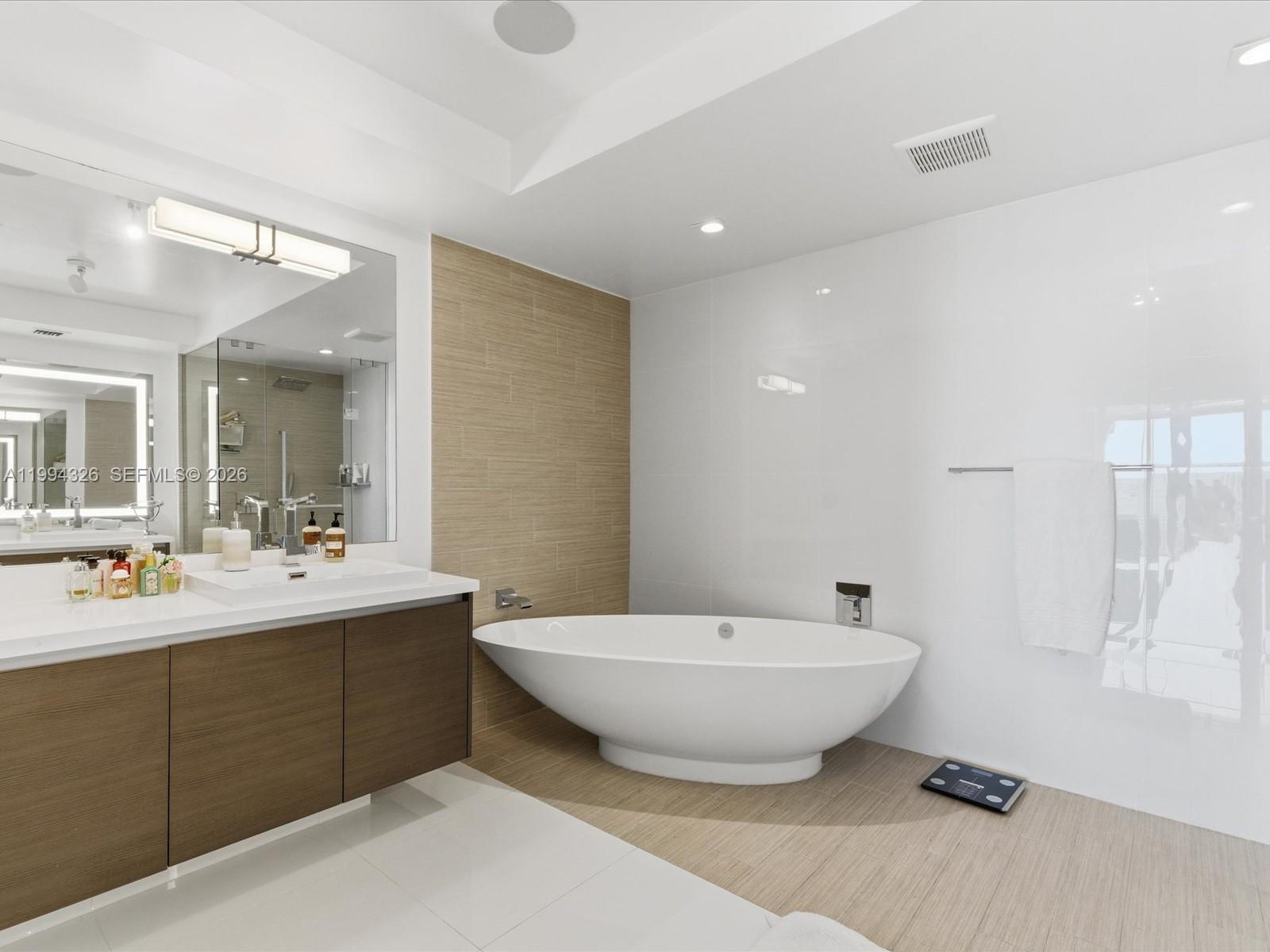 PARQUE TOWERS CONDO - Residential