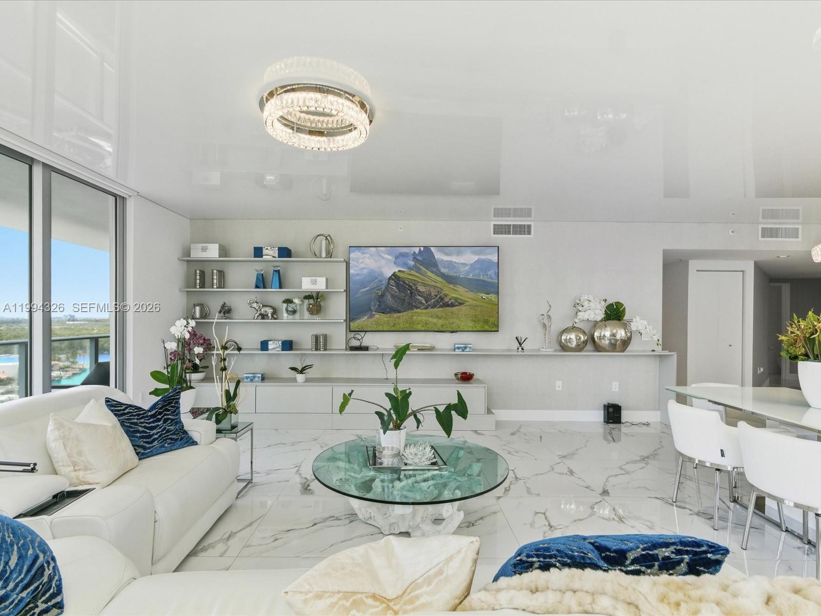 PARQUE TOWERS CONDO - Residential