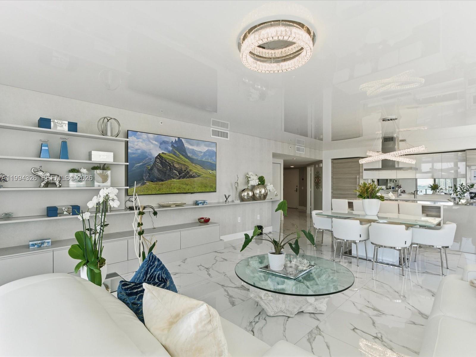 PARQUE TOWERS CONDO - Residential