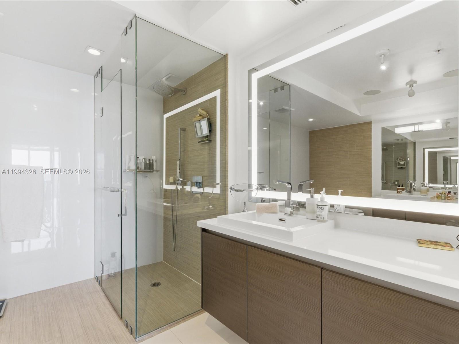 PARQUE TOWERS CONDO - Residential