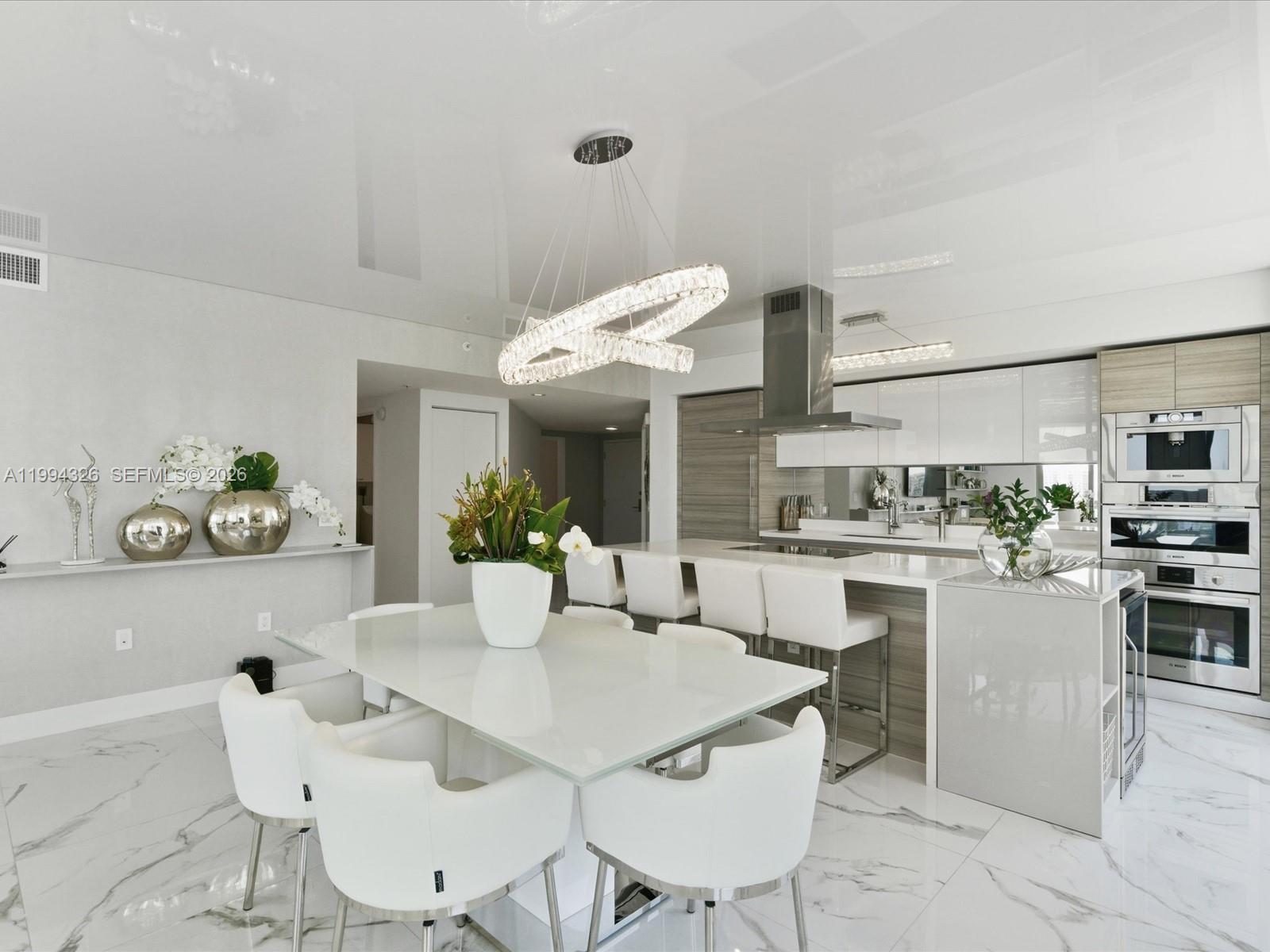 PARQUE TOWERS CONDO - Residential