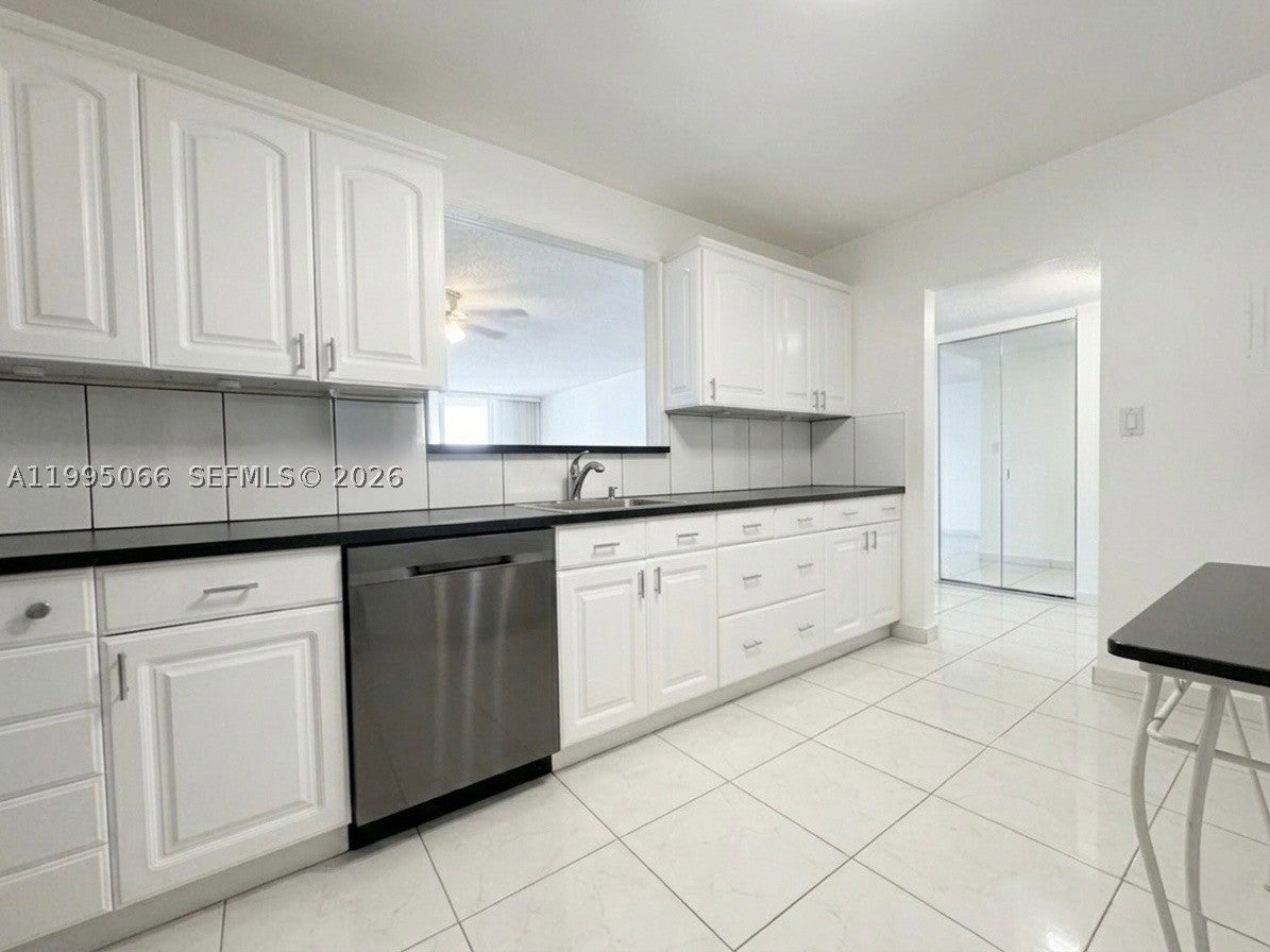 3800 S Ocean Dr 816