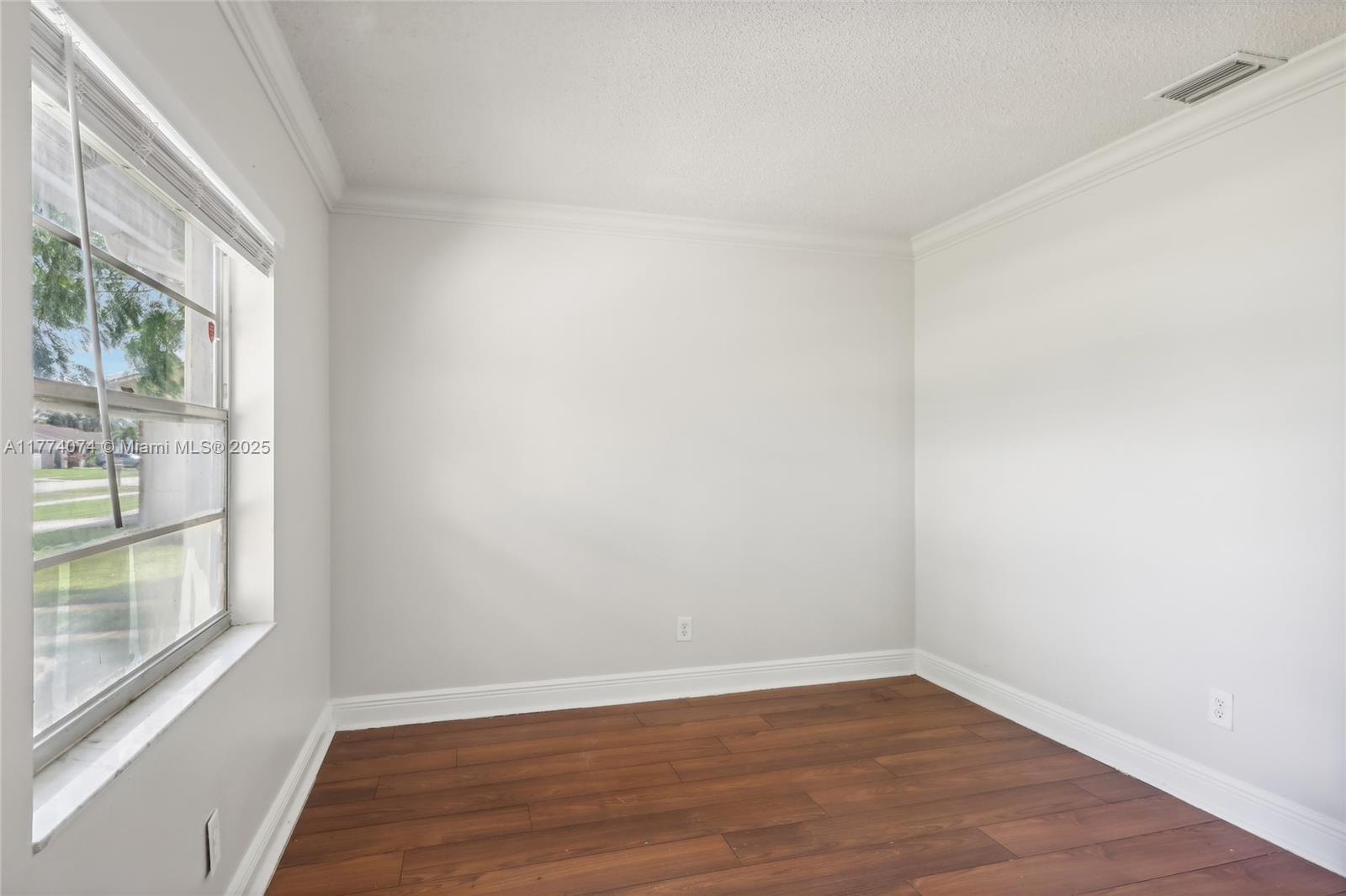 COUNTERPOINT ESTATES 1 - Residential